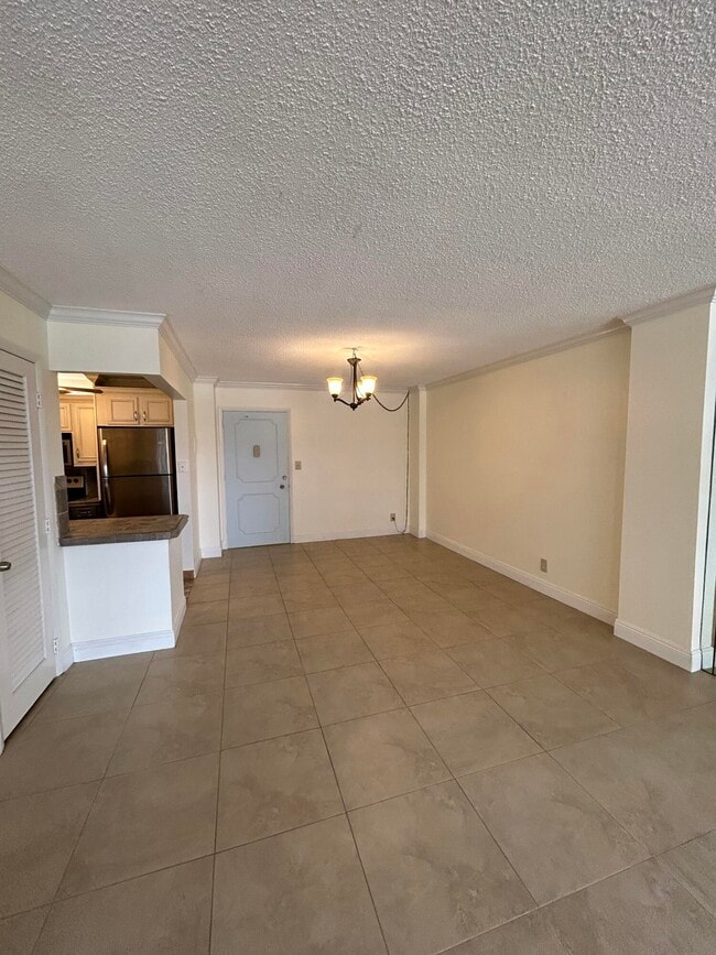 Photo - 305 N Pompano Beach Blvd Unidad 205