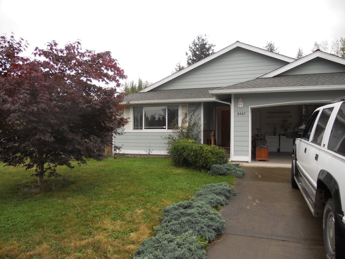 Single Story Birch Bay House Fenced Back Y... - Single Story Birch Bay House Fenced Back Y...