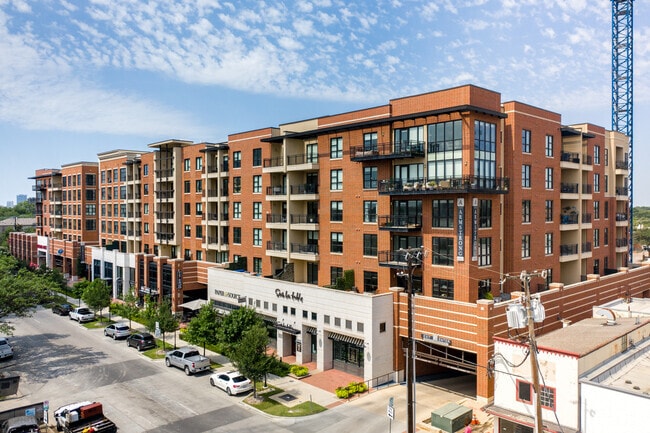 Building Photo - The Armstrong at Knox