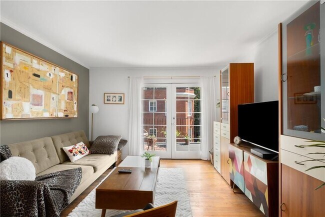 Photo - 866 Briarcliff Rd NE