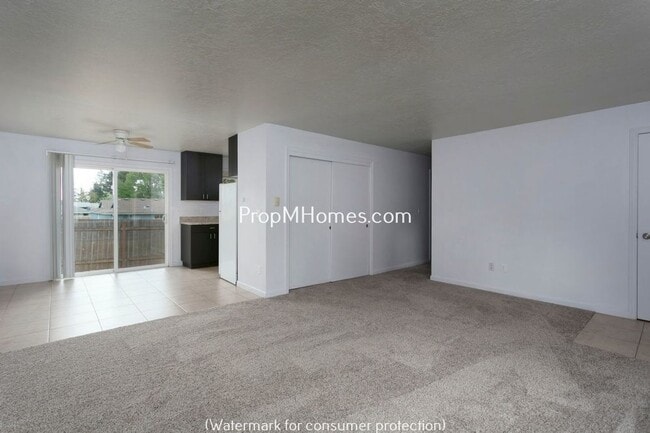 Photo - Updated NE Portland Glenfair Two Bedroom A... Unit 15535 NE Glisan Street  - #2