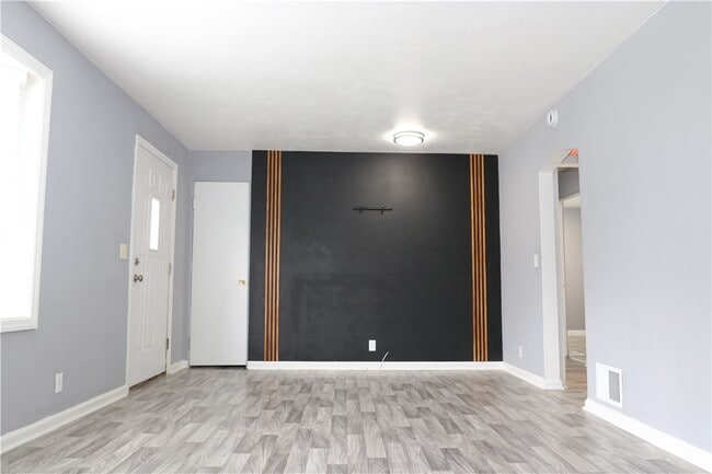 Photo - 175 English Rd