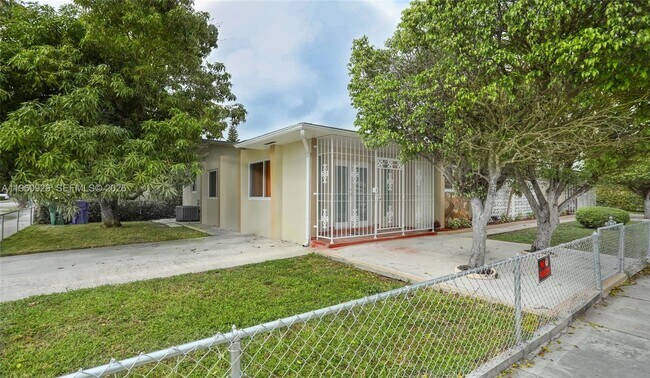 Photo - 2656 SW 31st Ct