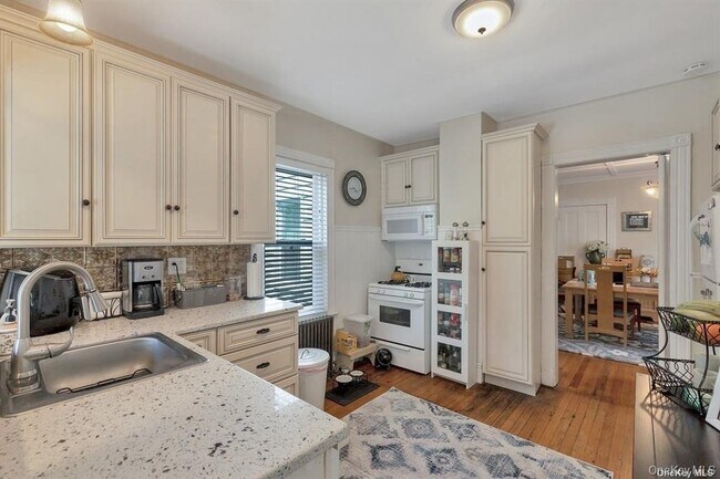 Photo - 26 Burtis Ave