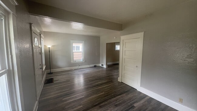 Photo - 247 E Pearl St