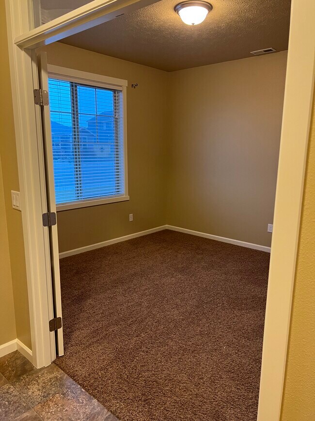 Photo - 1004 Willow Ave NE