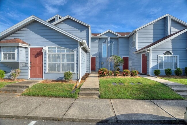 Building Photo - Welcome to Island Club Resort! Spacious 3-bedroom 3-bathroom Townhouse!