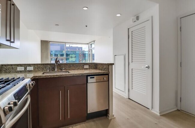 Photo - Stunning 1Bdm 1Ba Condo in the Heart of Do...
