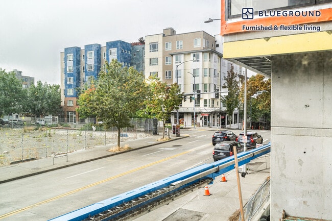 Photo - 5001 Brooklyn Ave NE Unidad FL2-ID919