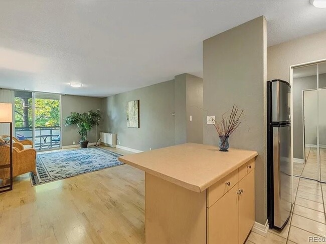 Building Photo - 2500 S York St Rental