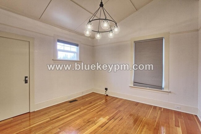 Photo - 3 Bed, 2 Bath Cottage in Uptown Vancouver with 2 Bedrooms on Main, Home Office and Bonus Room