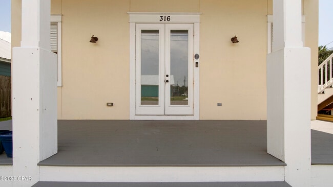 Photo - 316 Petrel St
