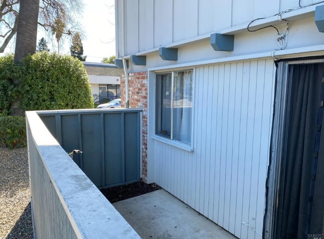 Photo - Adorable 2 bed 1 bath unit located in a 4 Plex close to Downtown Vacaville!!