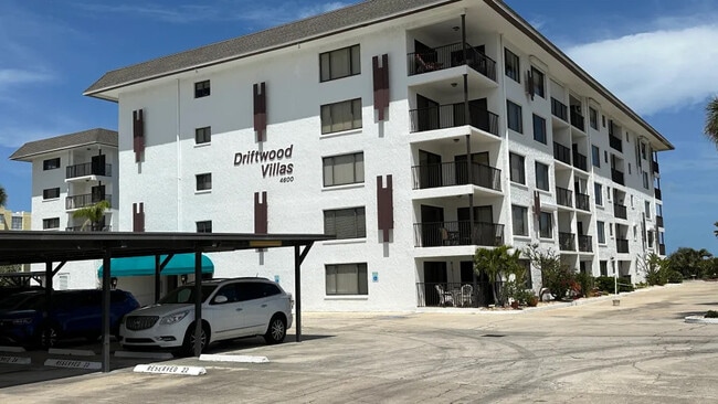 Building Photo - 4600 Ocean Beach Blvd Unit 101