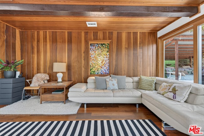 Photo - 1738 Topanga Skyline Dr