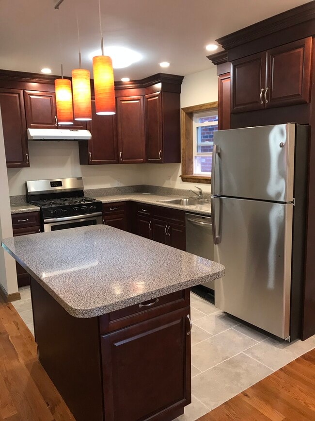 Photo - 405 W 263rd St Unidad 2nd floor