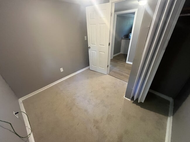 Photo - 108 Wallace Green St