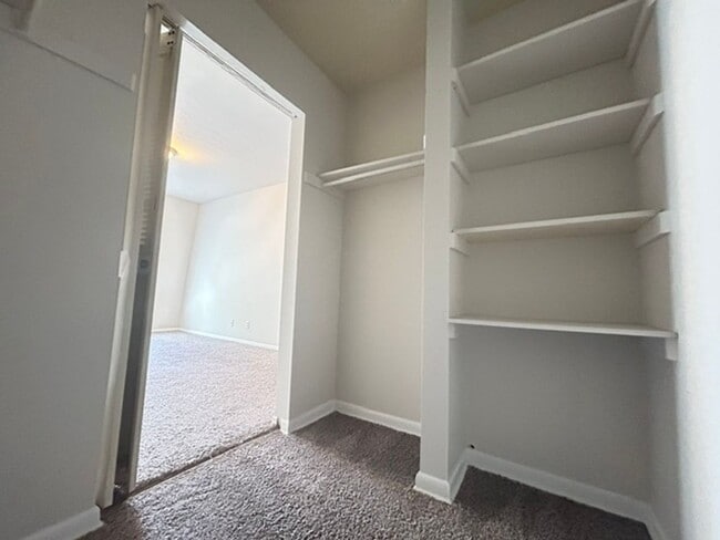 Photo - Spacious 1–3 Bedroom Apartments in South Louisville | Cedar Chase Unidad 206