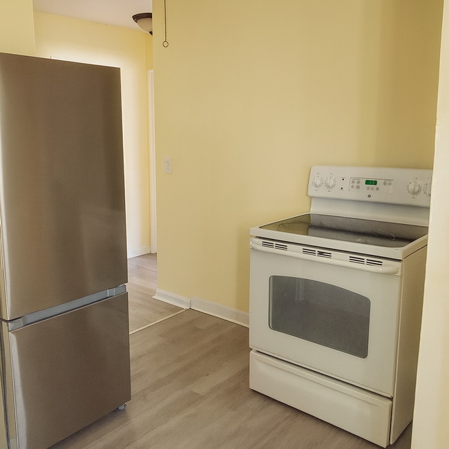 Photo - 3288 W 141st St