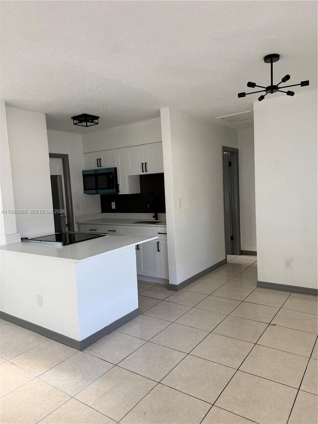 Building Photo - 2216 Fillmore St Unit 6