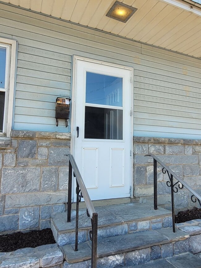 Photo - 1 Bedroom 1st floor with private entrance Lebanon