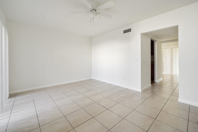 Photo - 5070 Elmhurst Rd