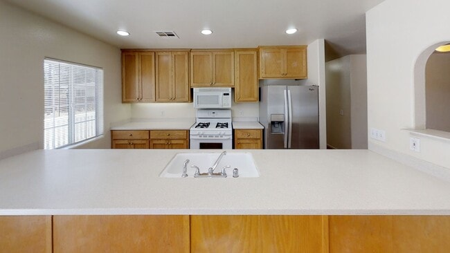 Photo - 7BD/3BA, Large Decks!