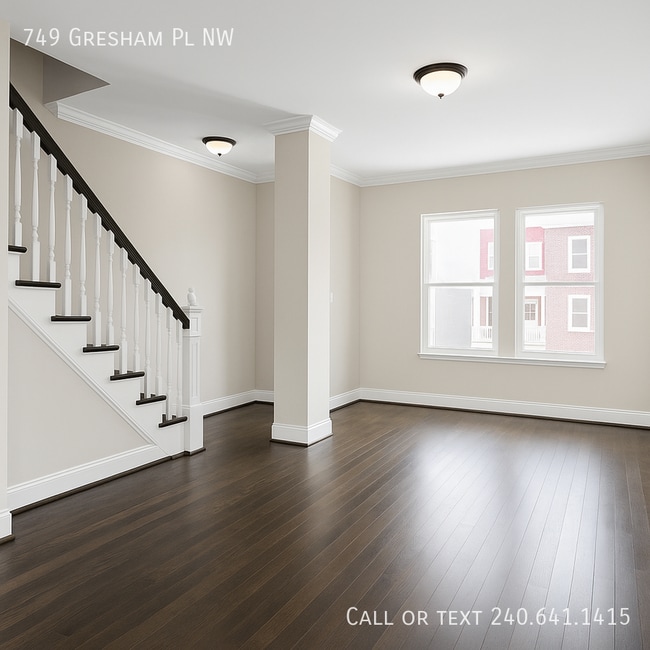 Photo - 749 Gresham Pl NW
