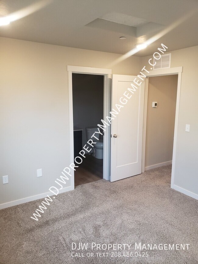 Photo - 608 N 44th St Apartment Unit 3