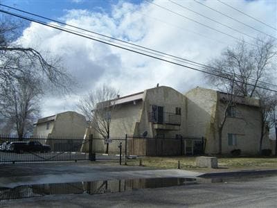Courtyard Apartments