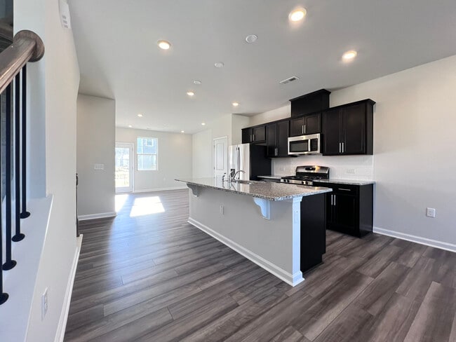 Photo - 181 Ivy Vine Way
