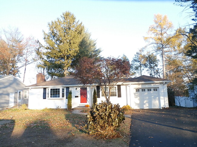 Photo - 72 Knollwood Rd House