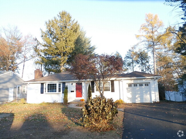 Building Photo - 72 Knollwood Rd Rental