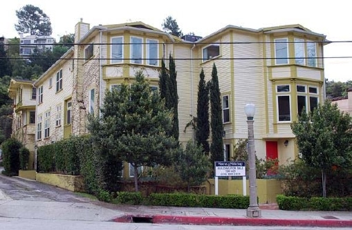 2640 Beachwood Dr. - 2640 Beachwood Dr.