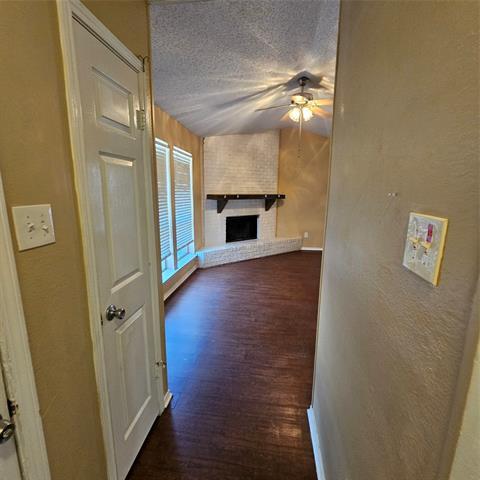 Photo - 1402 Darr St