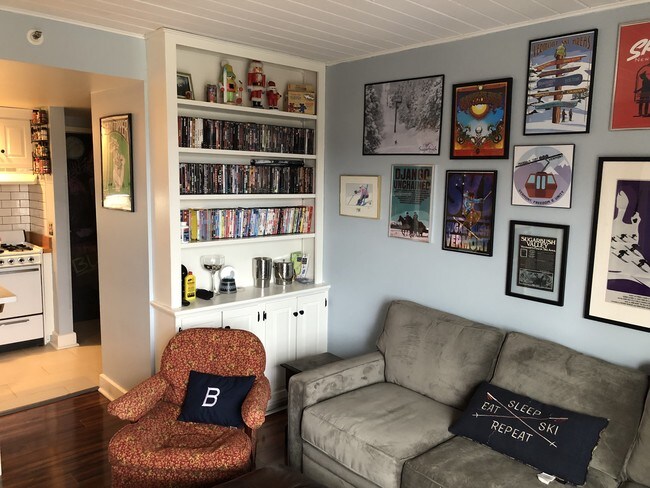 Living room - 67 Mountainside Dr Unit 202