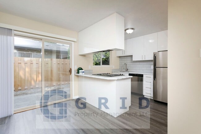 Building Photo - Gorgeous 2 Bedroom Apartment in Mt. Tabor - $500 MOVE IN SPECIAL! Unit 5109 (B)