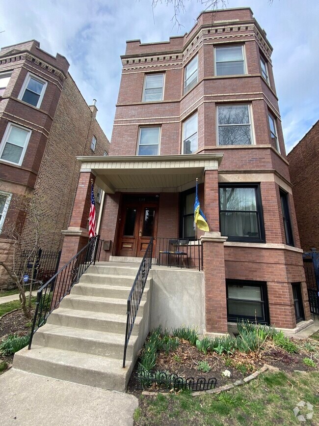 Building Photo - 2212 W Iowa St Rental