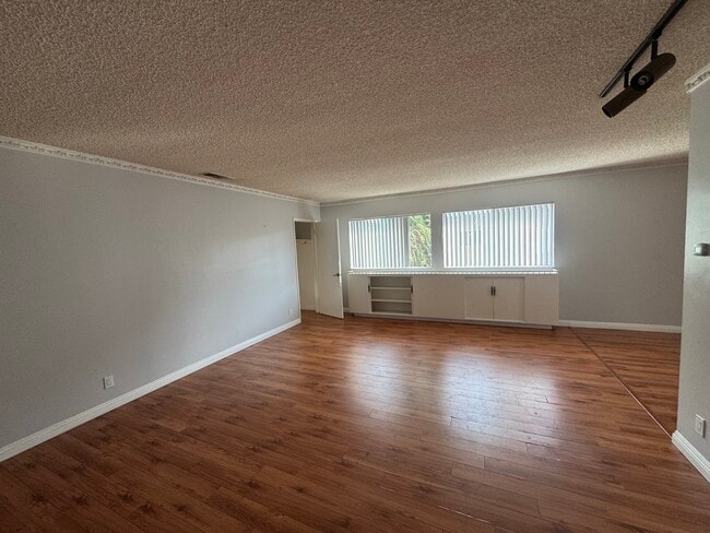 Photo - 5208 Wilkinson Ave Unidad 4