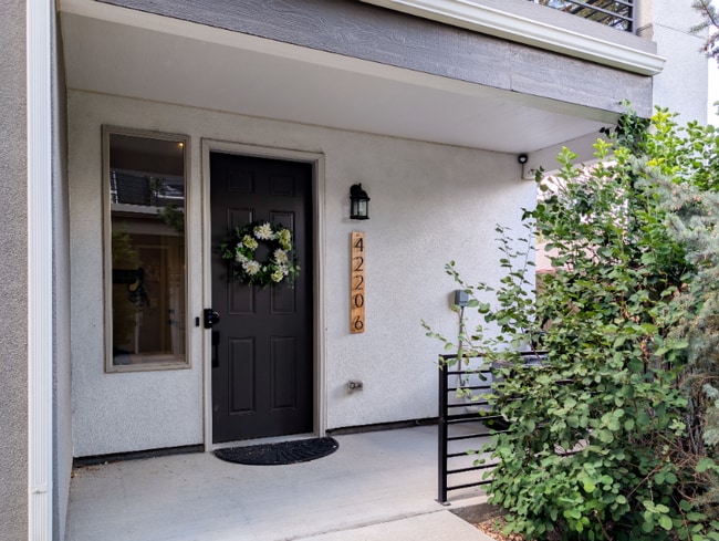Photo - 4220 E Warren Ave Townhome