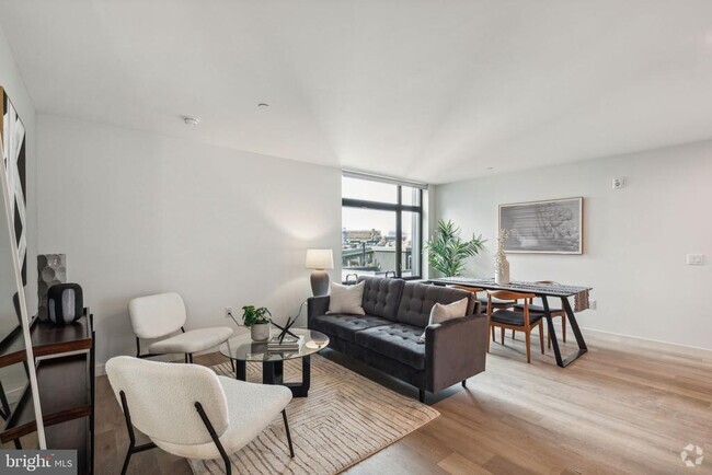 Building Photo - 1122 Frankford Ave Unit 319 Rental