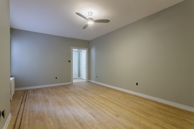 Building Photo - 36 Duncan Ave Unit C6
