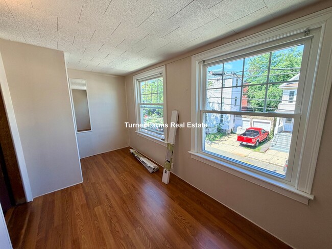 Photo - 158 W Adams St Unit 2