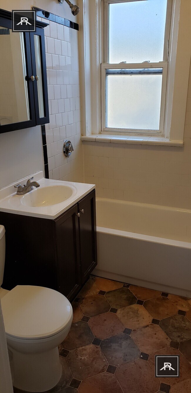 Photo - 241 Freeman St Unit 4