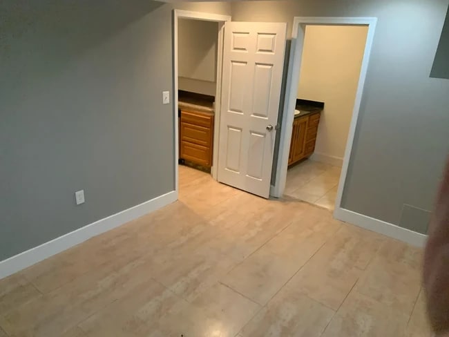 1900 11th St NW Unidad Basement