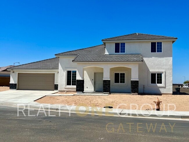 Building Photo - Two story San Luis Rental on a large corner lot.