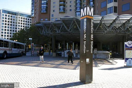 Photo - 1142 N Stuart St