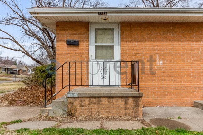 Photo - 3366 Craig Ave