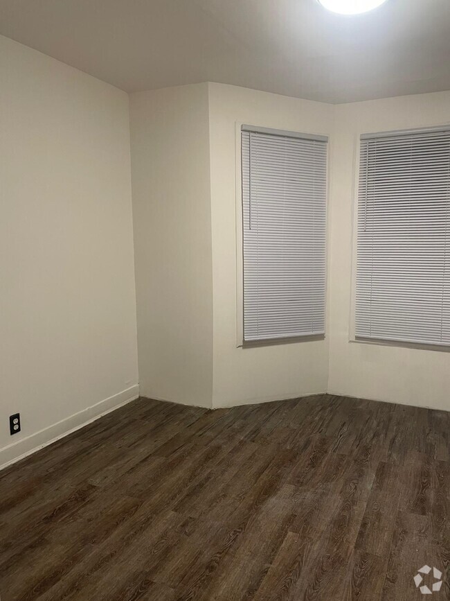 Building Photo - 852 Blake Ave Unit 3rd floor Rental