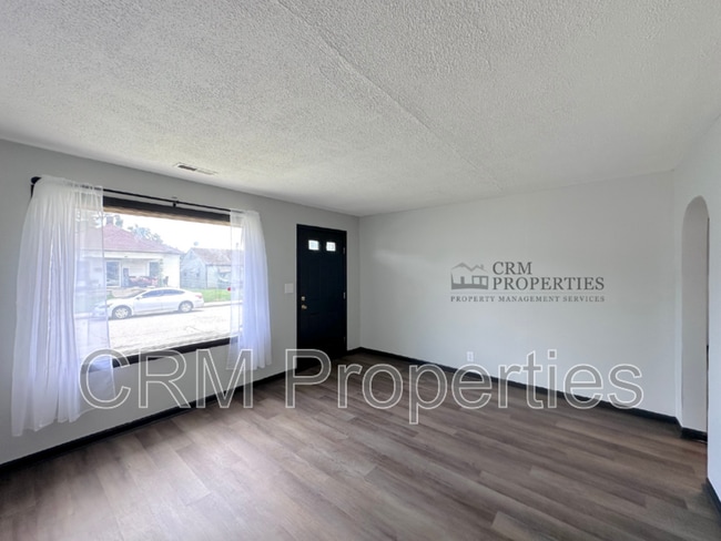 Photo - 1034 E Elm St